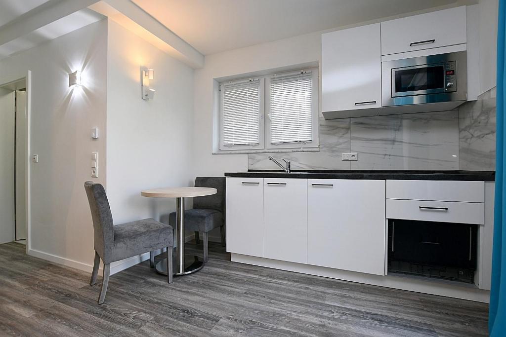 City-Hotel Zuffenhausen - Apartments Щутгарт Екстериор снимка